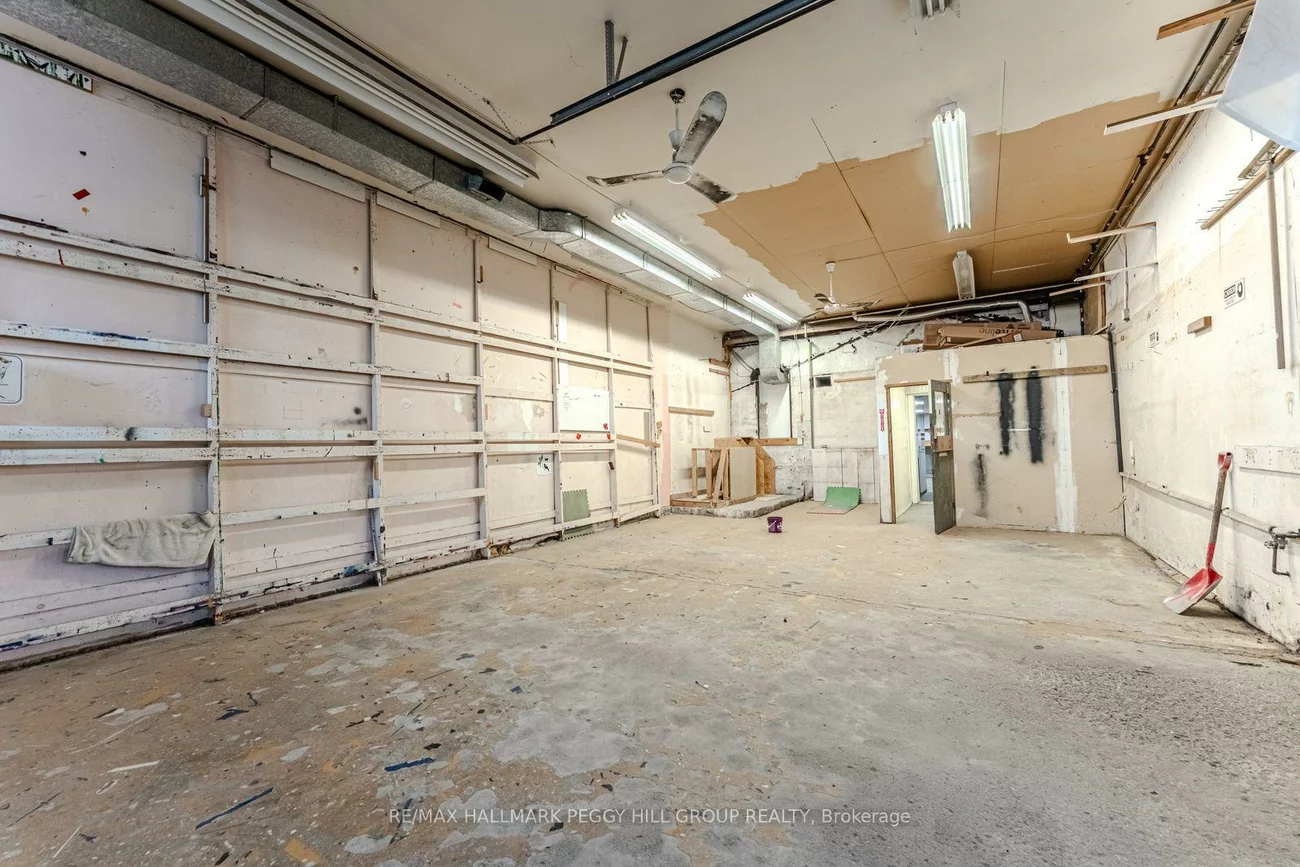 48, Ellen, City Centre, Barrie