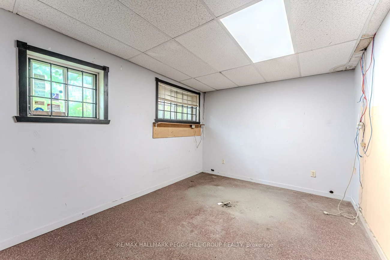 48, Ellen, City Centre, Barrie