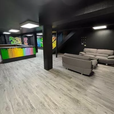 15, Dunlop, City Centre, Barrie