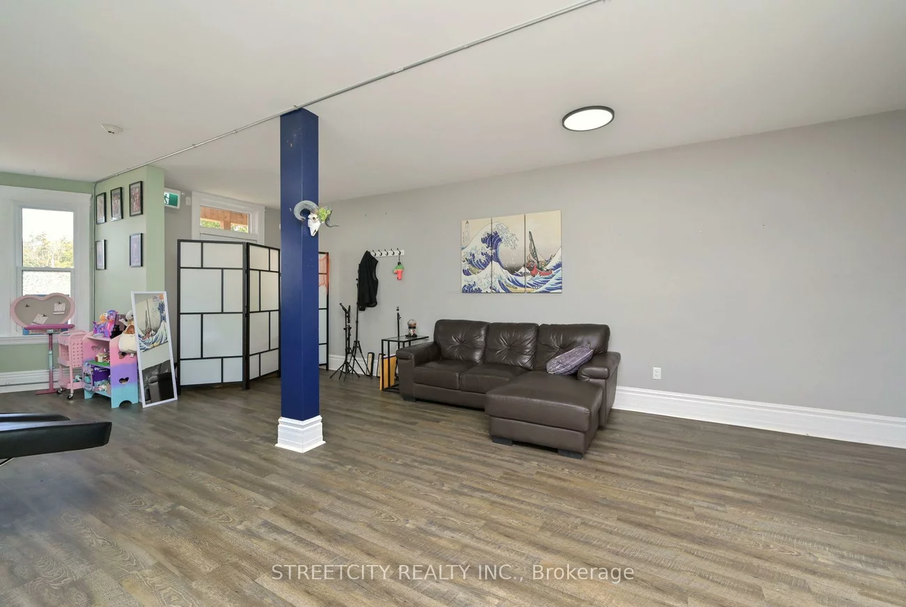 170, Bradford, City Centre, Barrie