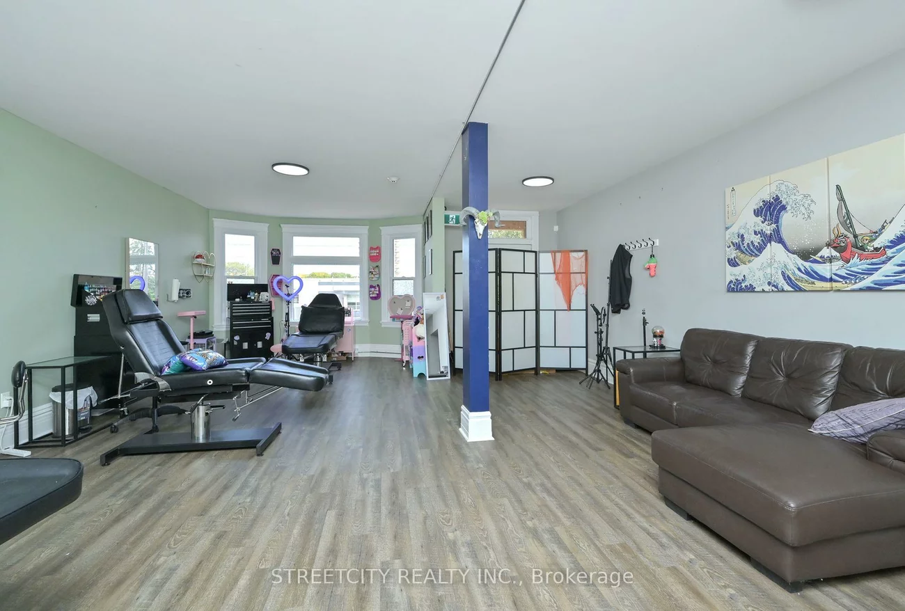 170, Bradford, City Centre, Barrie