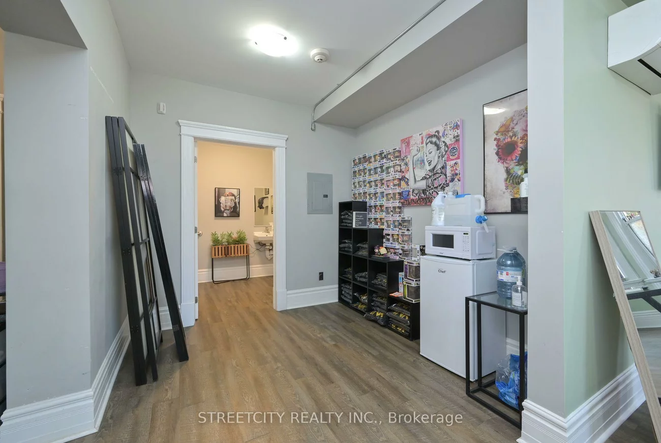 170, Bradford, City Centre, Barrie