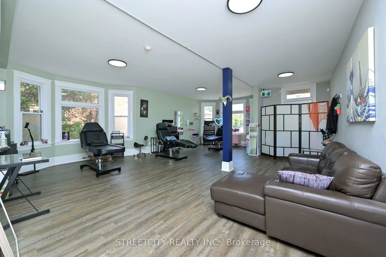 170, Bradford, City Centre, Barrie