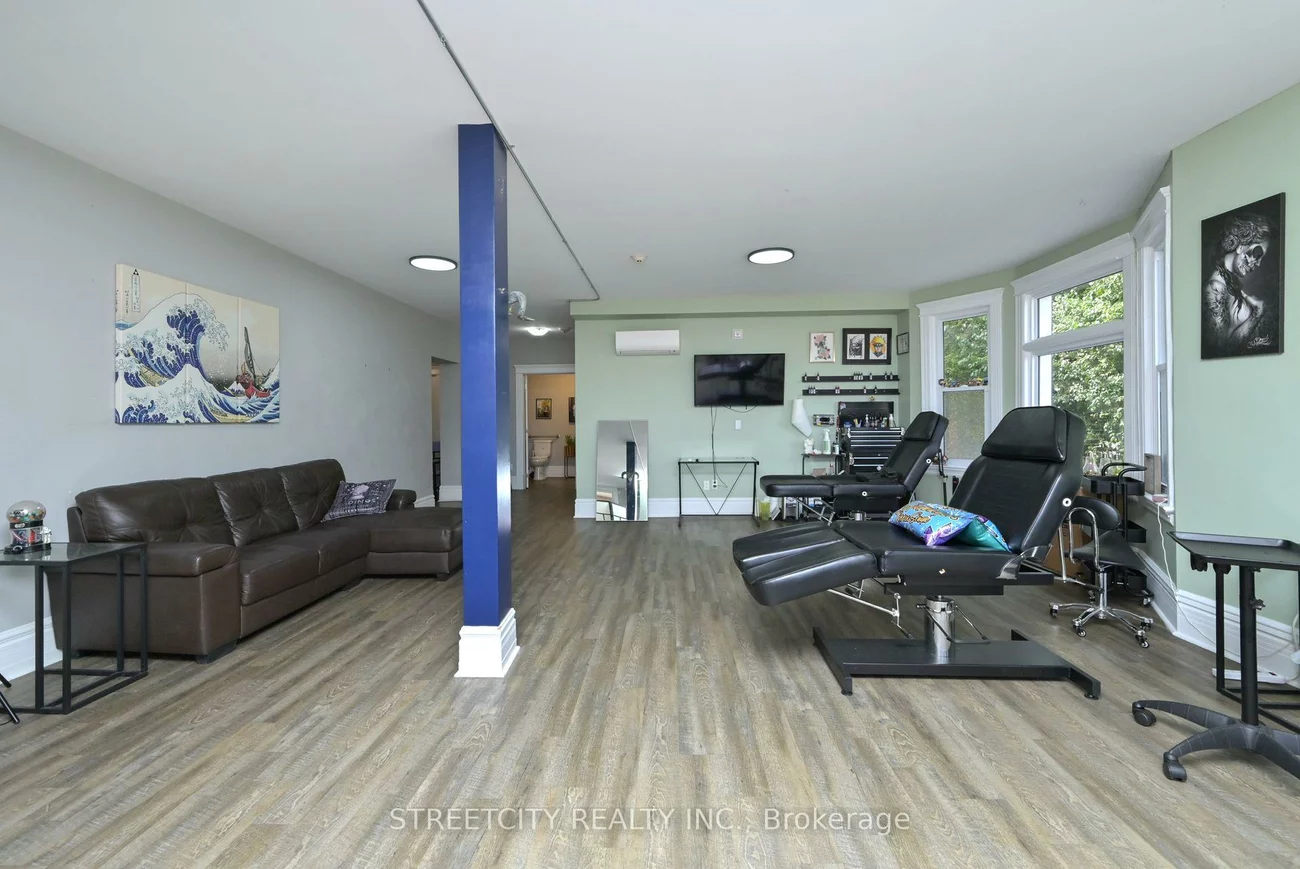 170, Bradford, City Centre, Barrie