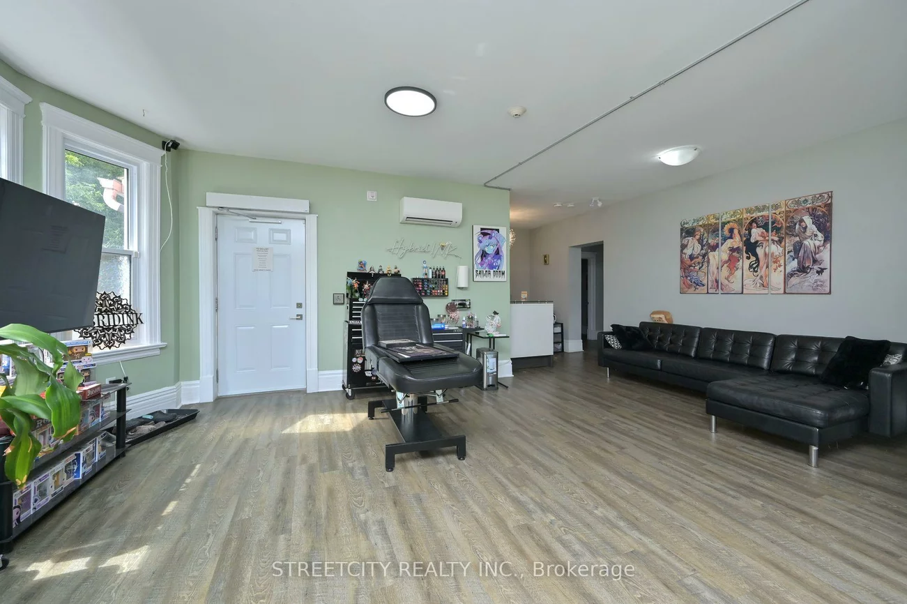 170, Bradford, City Centre, Barrie