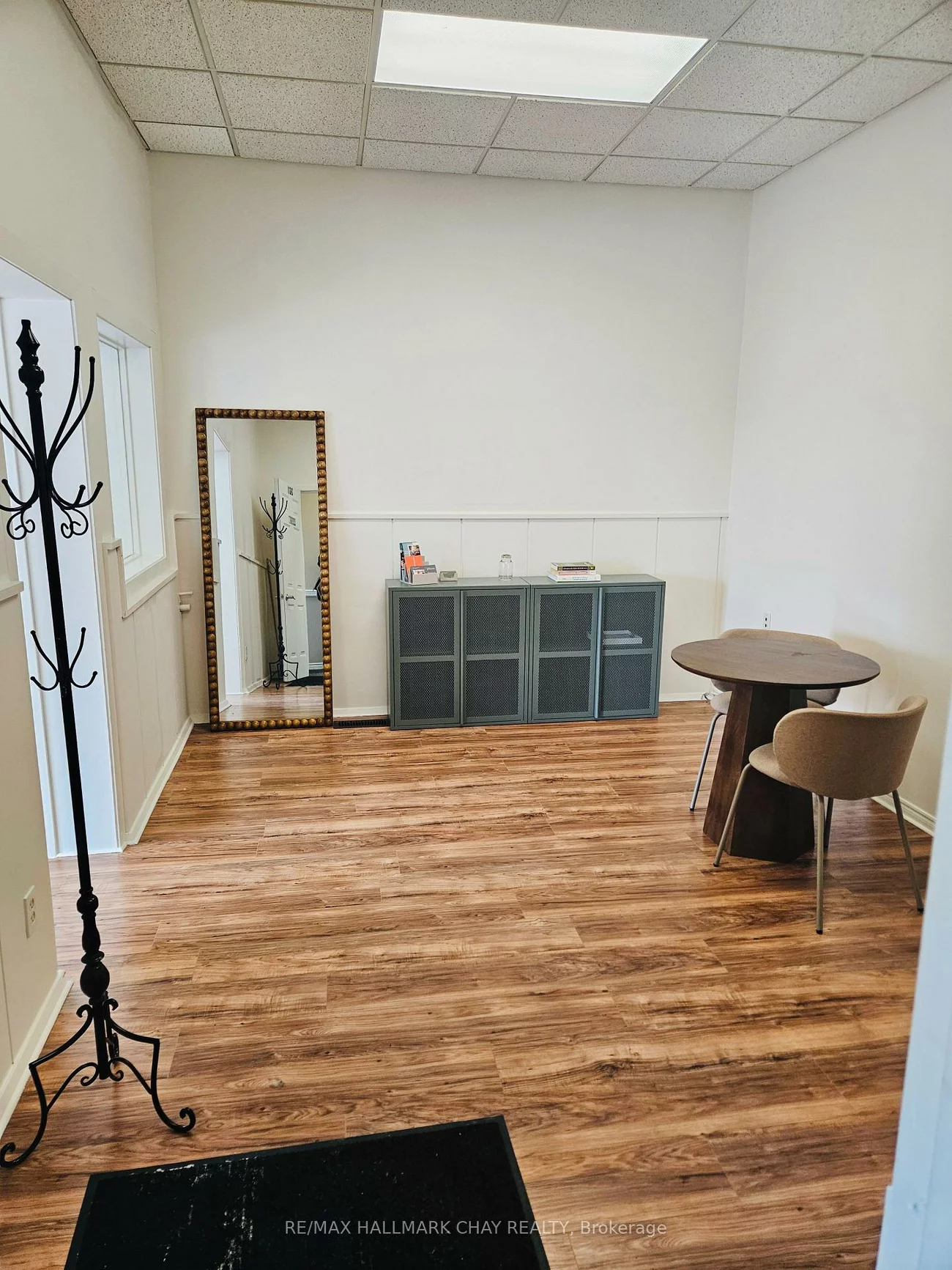 60, Collier, City Centre, Barrie