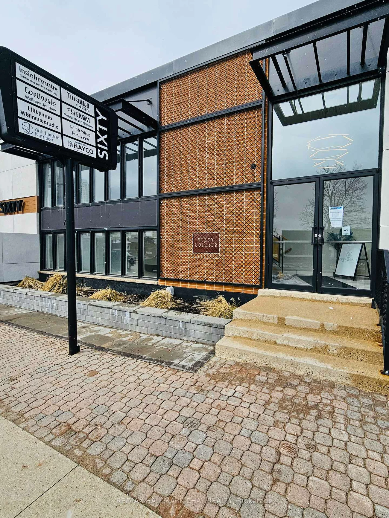 60, Collier, City Centre, Barrie