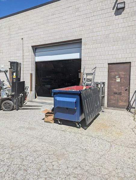 25, Saunders, 400 East, Barrie