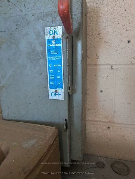 25, Saunders, 400 East, Barrie