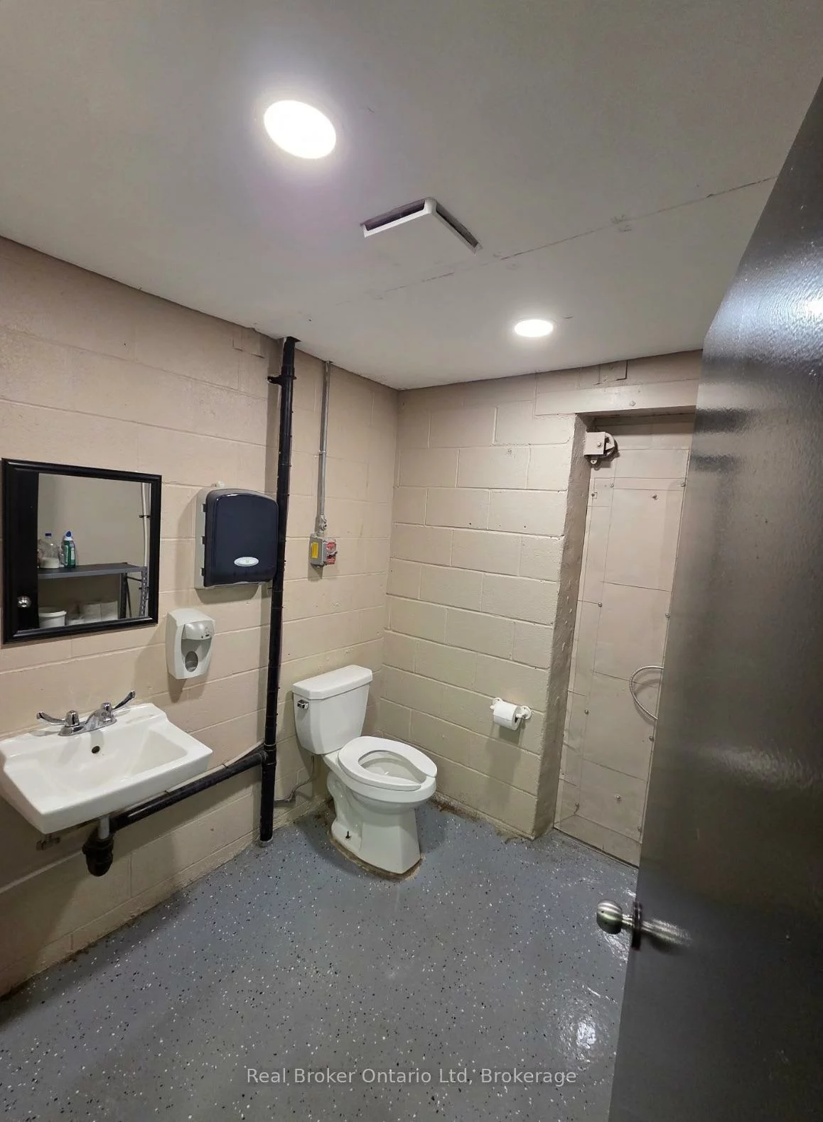 90, Anne, 400 North, Barrie