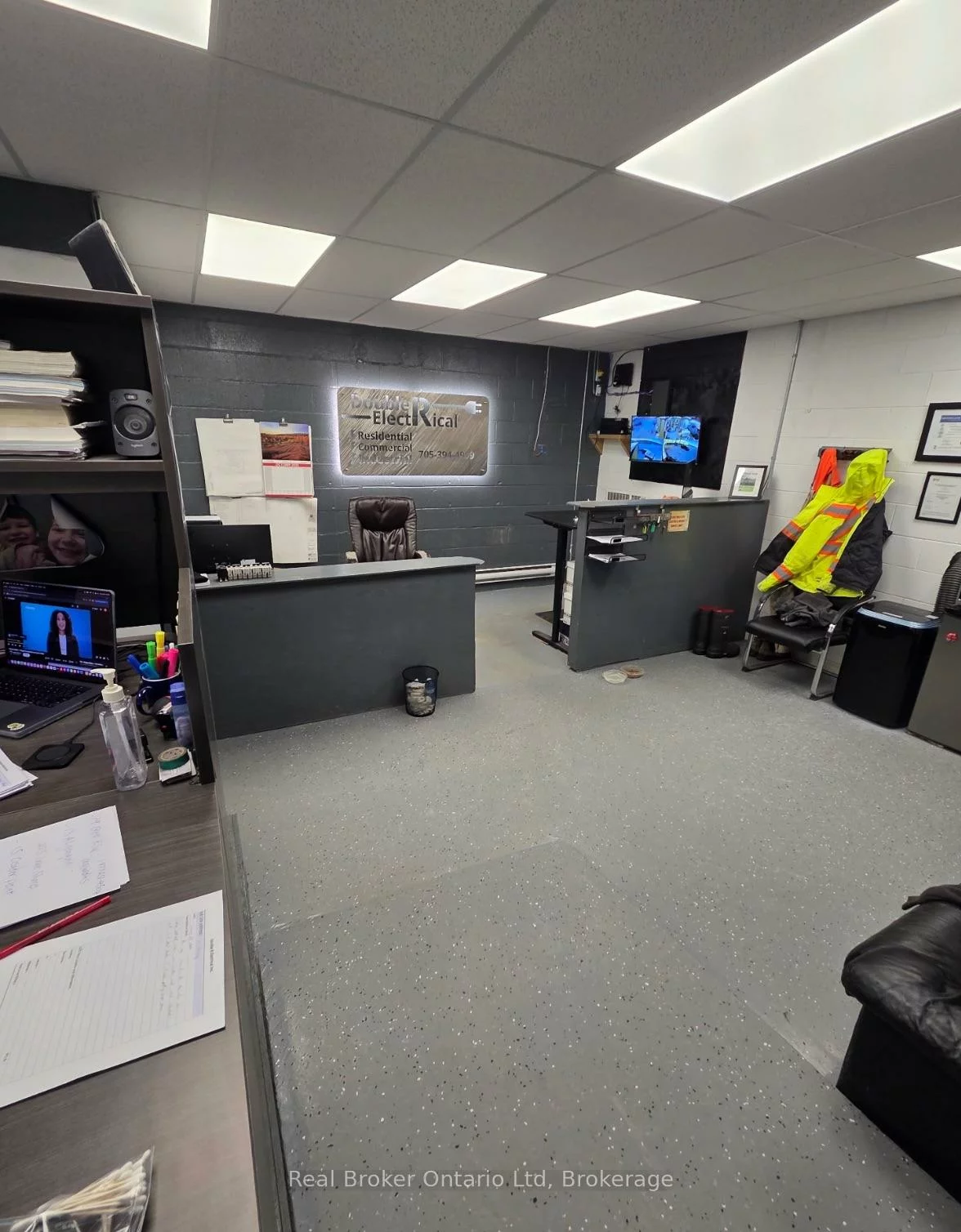 90, Anne, 400 North, Barrie