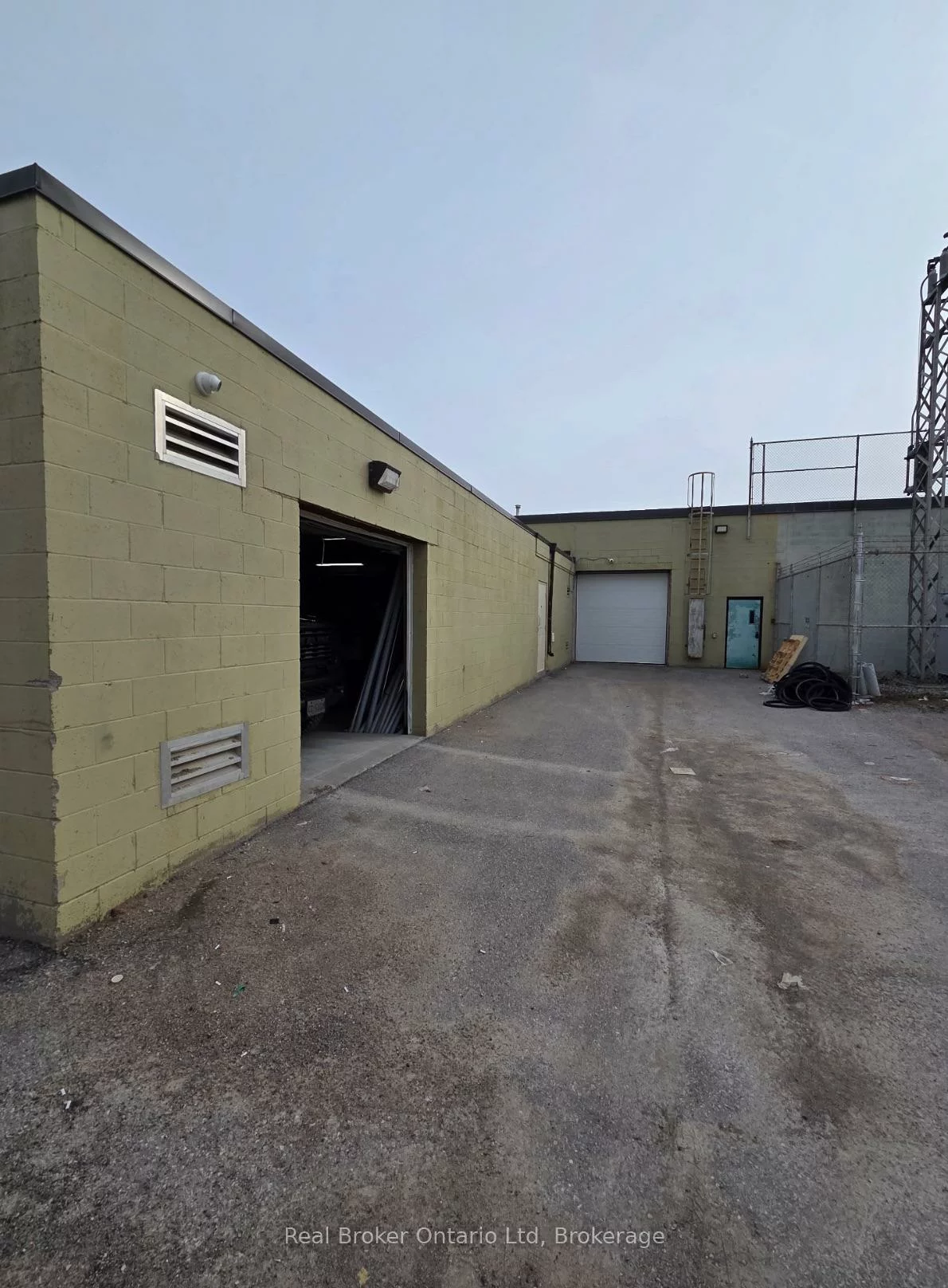 90, Anne, 400 North, Barrie