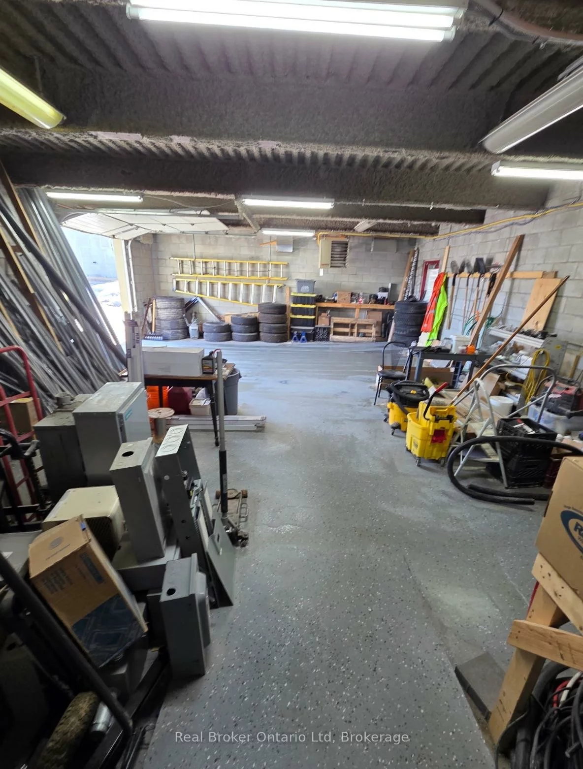 90, Anne, 400 North, Barrie