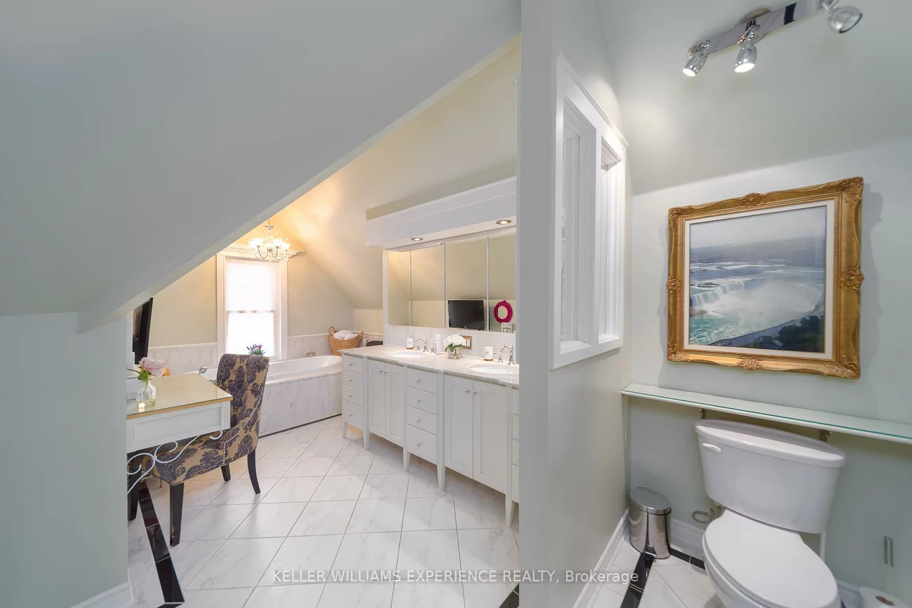 72, High, Queen's Park, Barrie