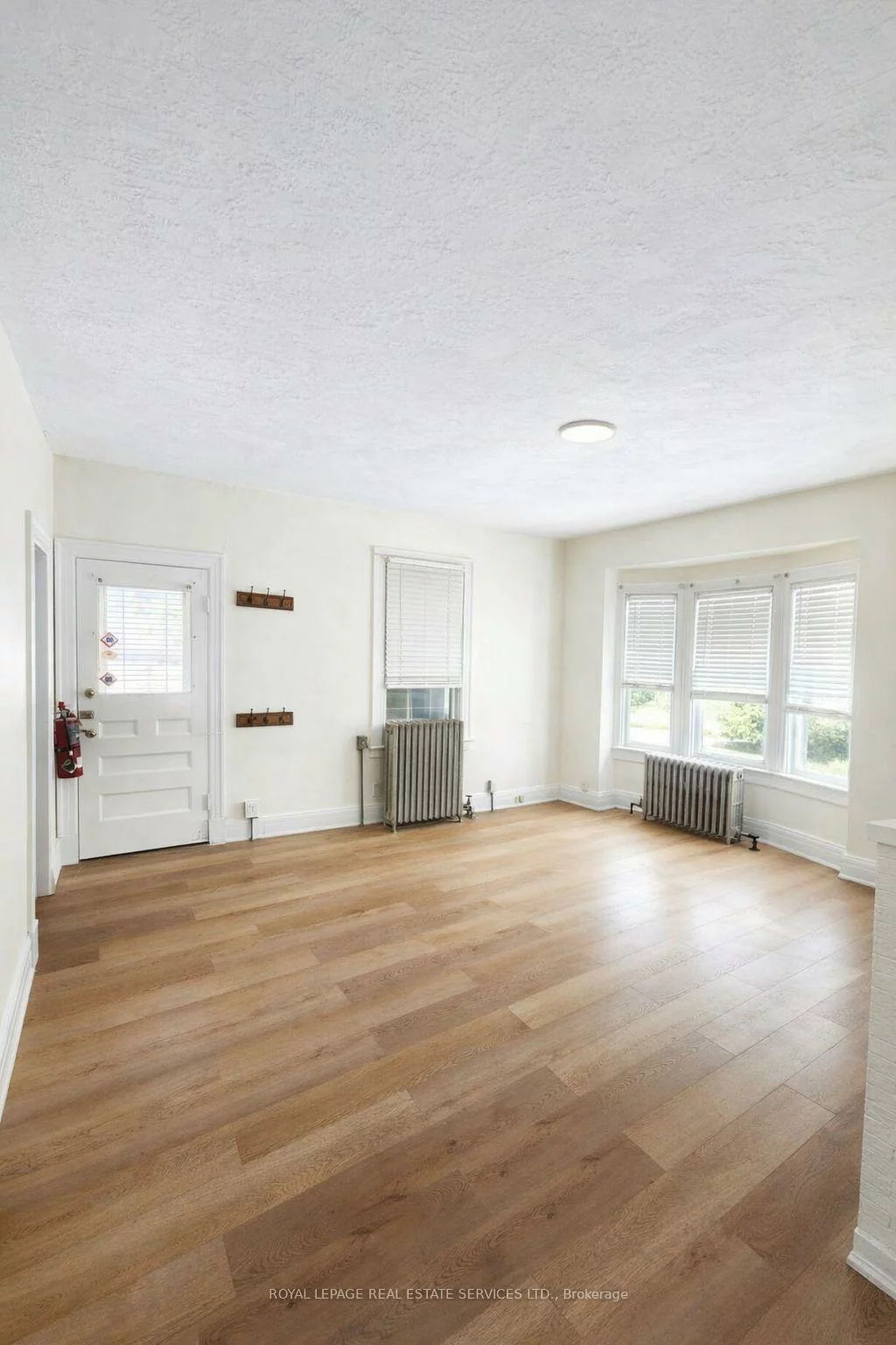 54, Ferndale, 400 North, Barrie