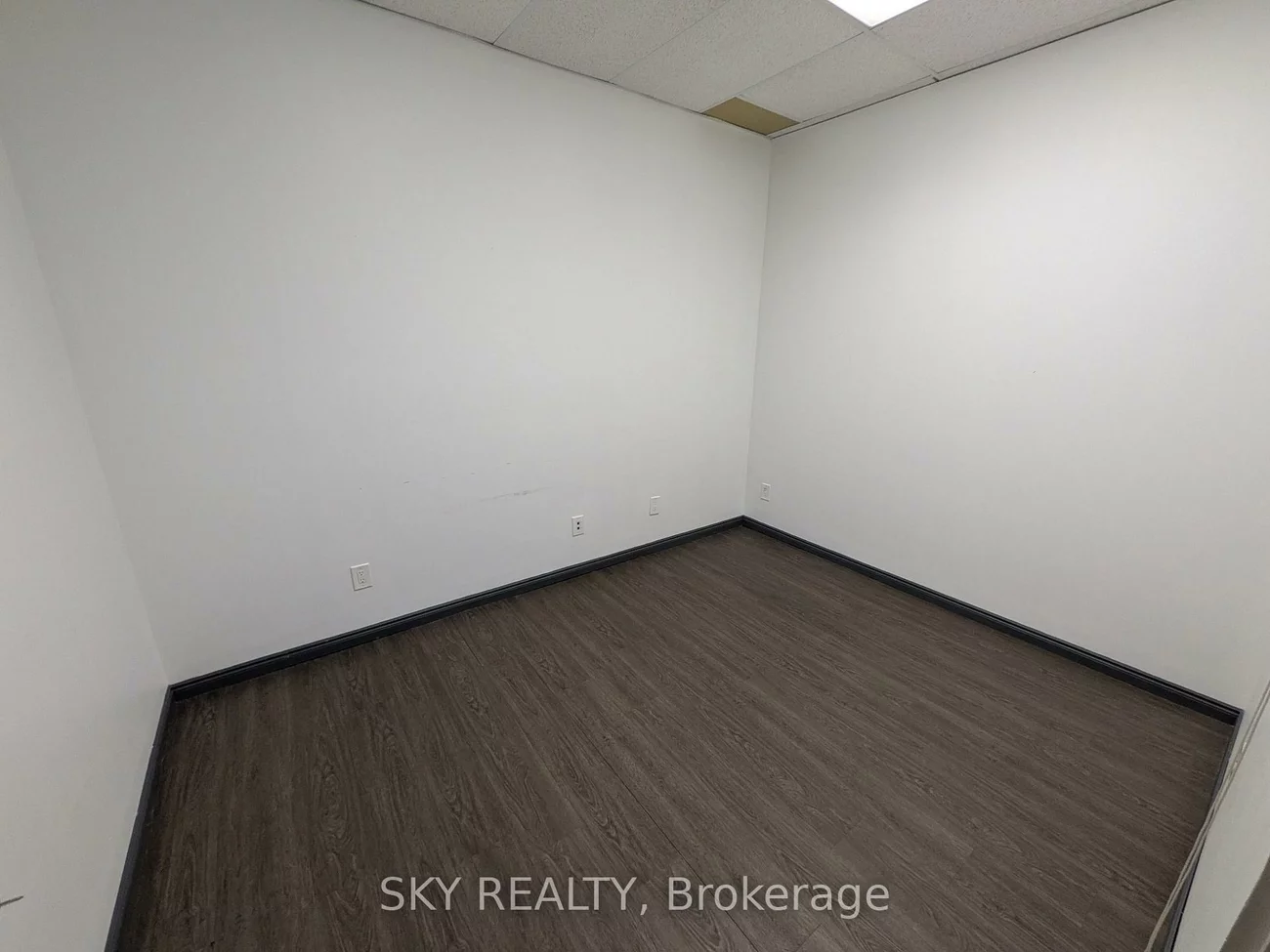 411, Huronia, 400 East, Barrie