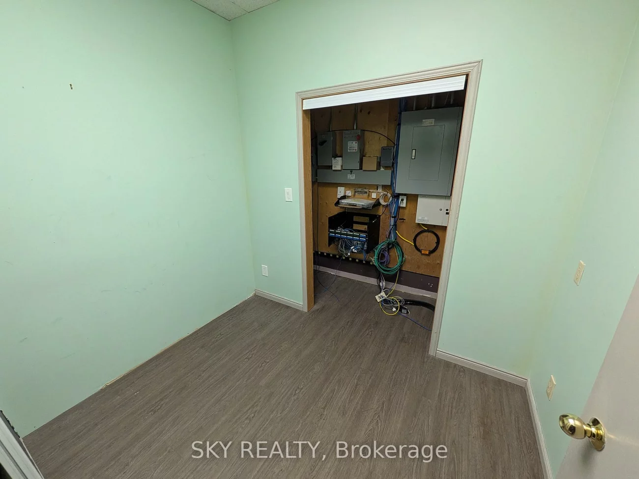 411, Huronia, 400 East, Barrie