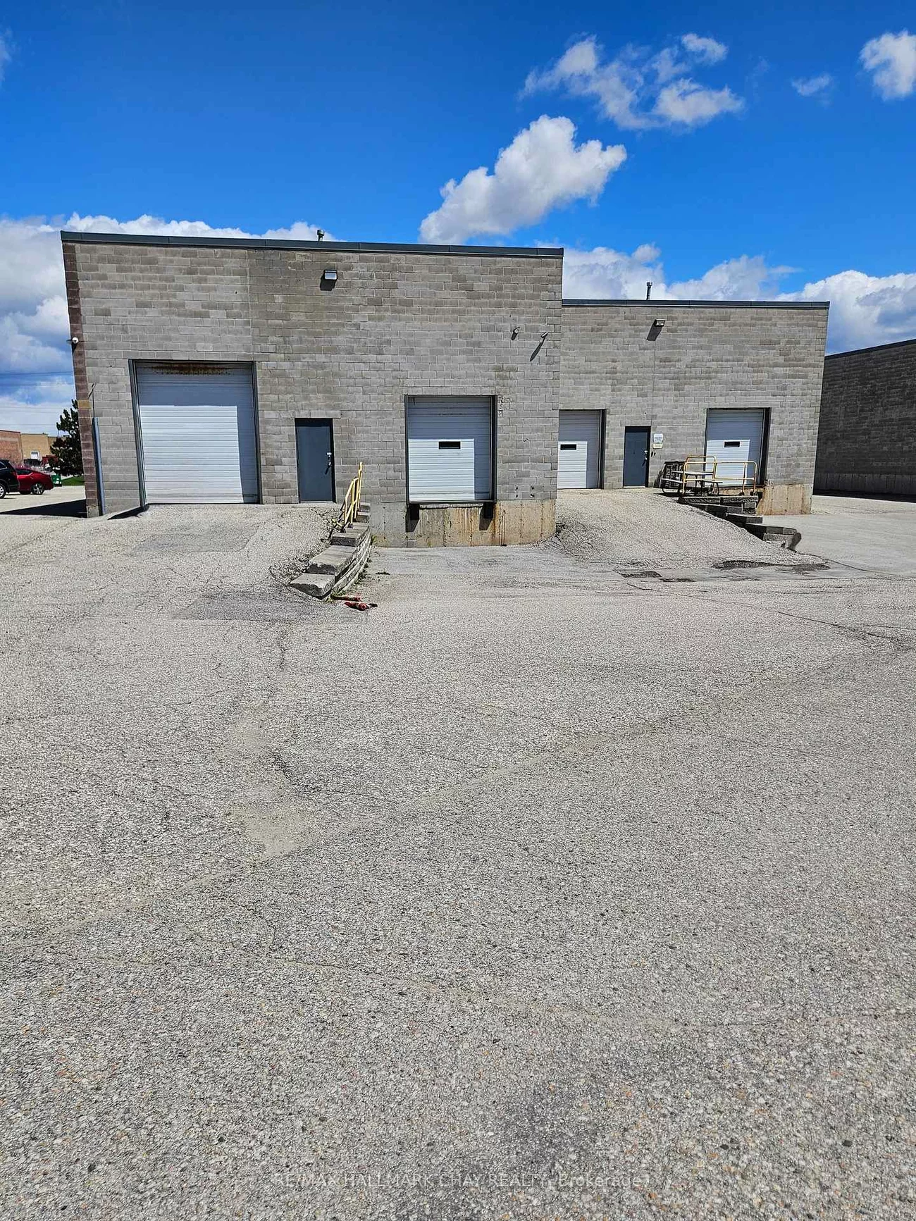 94, Saunders, 400 East, Barrie
