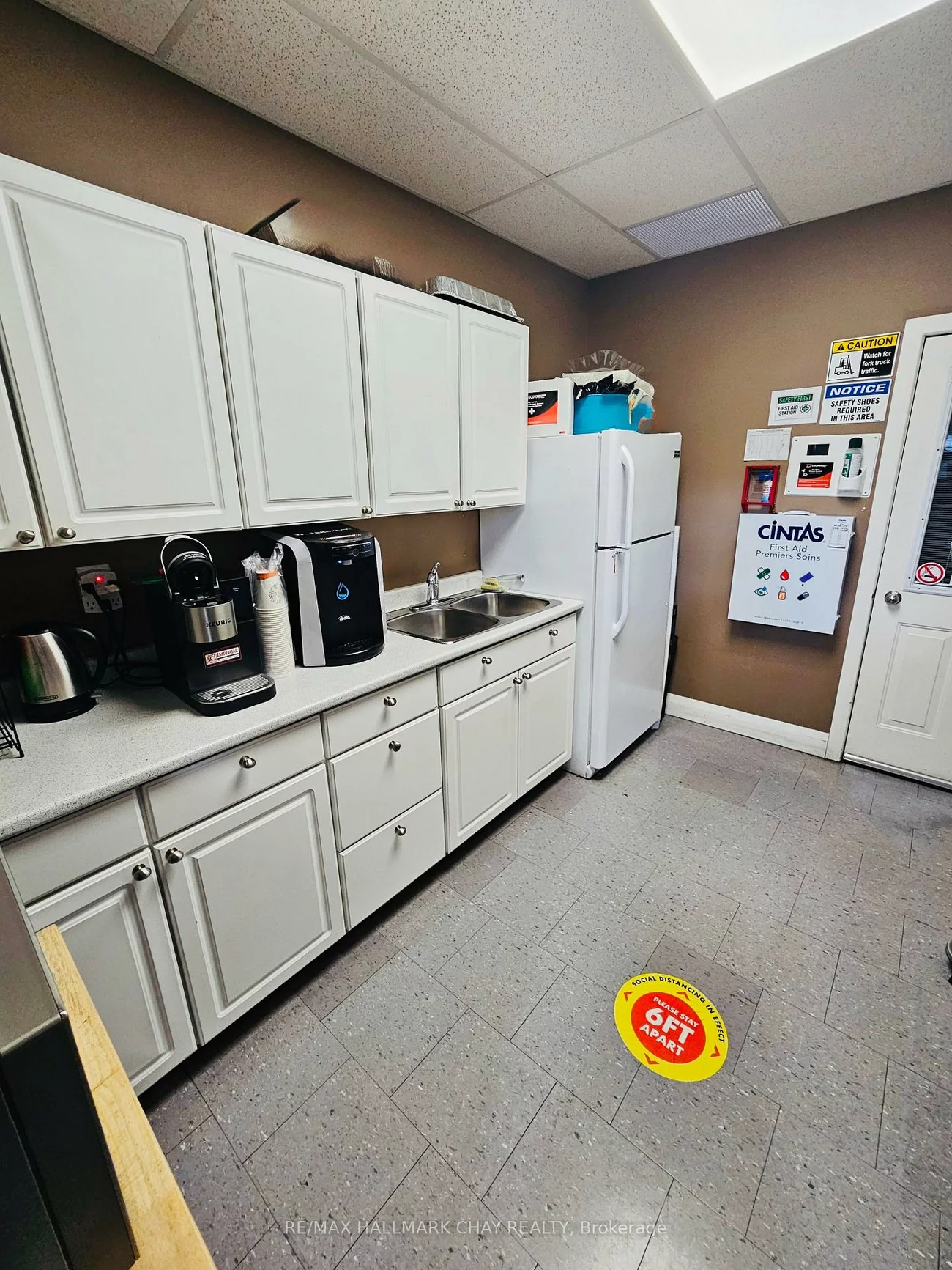 94, Saunders, 400 East, Barrie