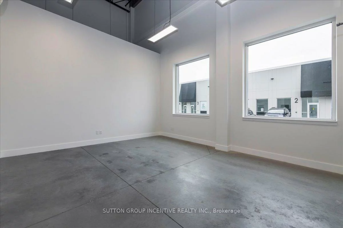 241, King, 400 West, Barrie