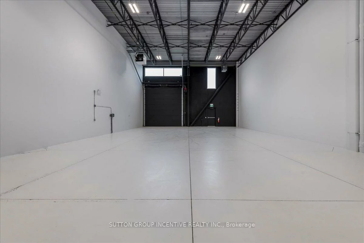 241, King, 400 West, Barrie