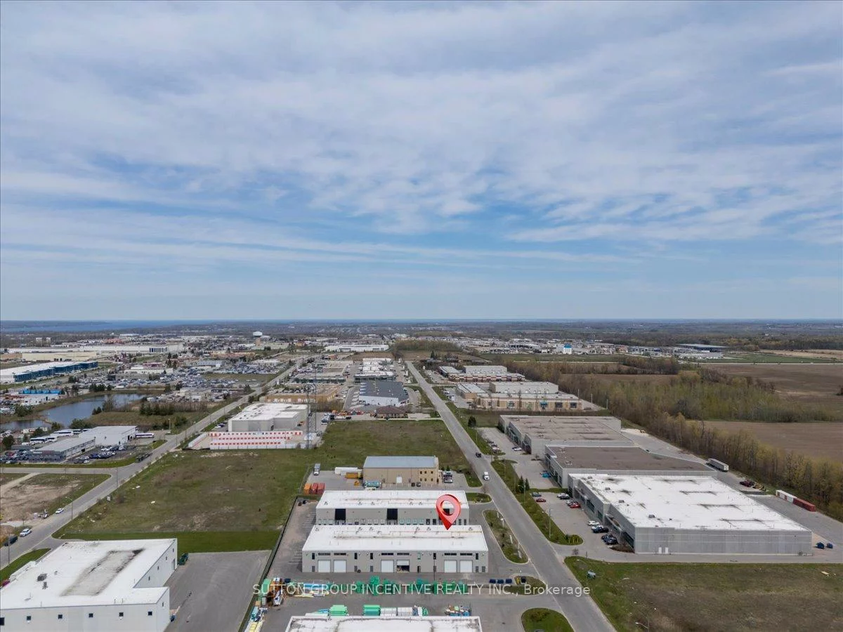 241, King, 400 West, Barrie