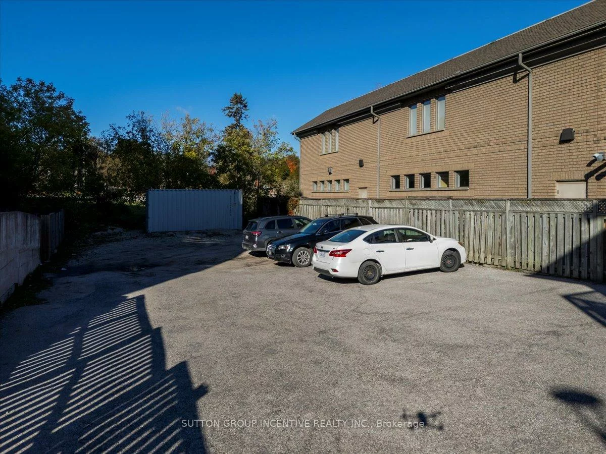 18, Worsley, City Centre, Barrie