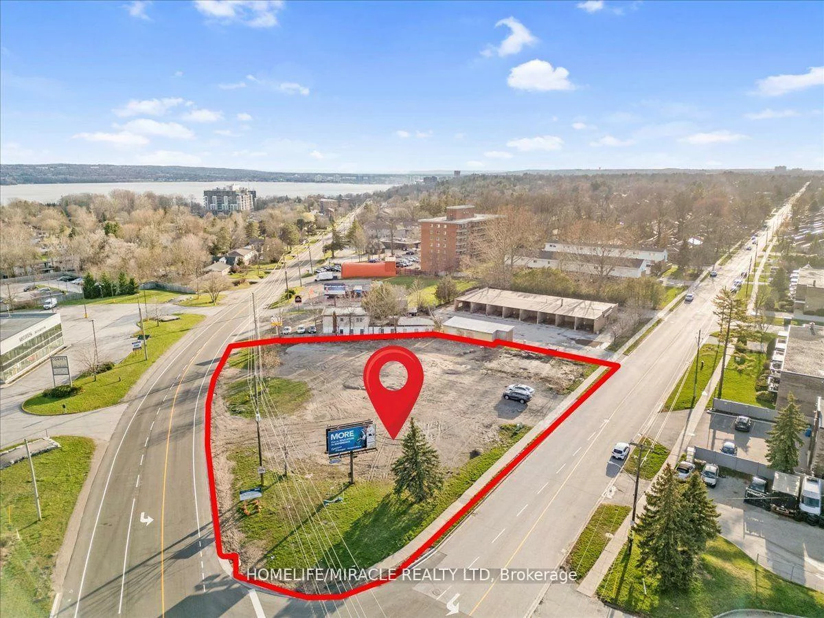 444, Blake, Codrington, Barrie