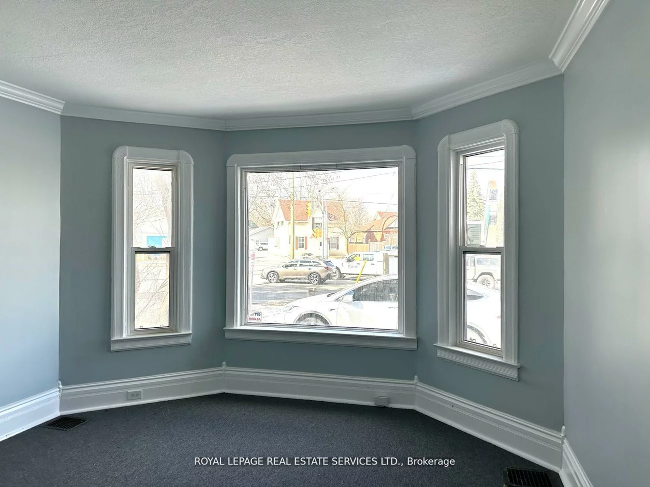 100, Essa, Allandale Centre, Barrie