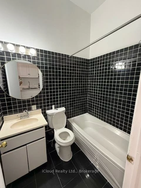 61, Mary, City Centre, Barrie