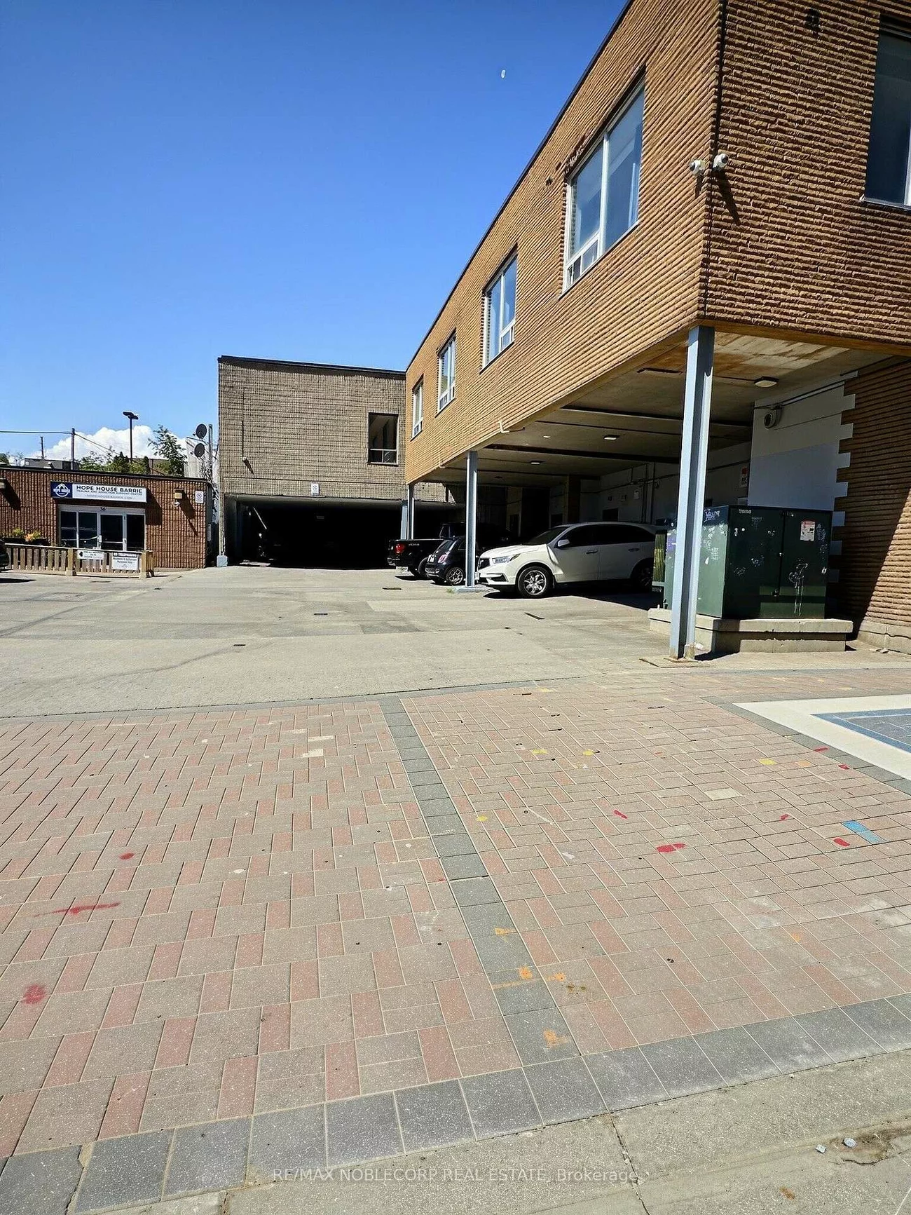 79, Dunlop, City Centre, Barrie