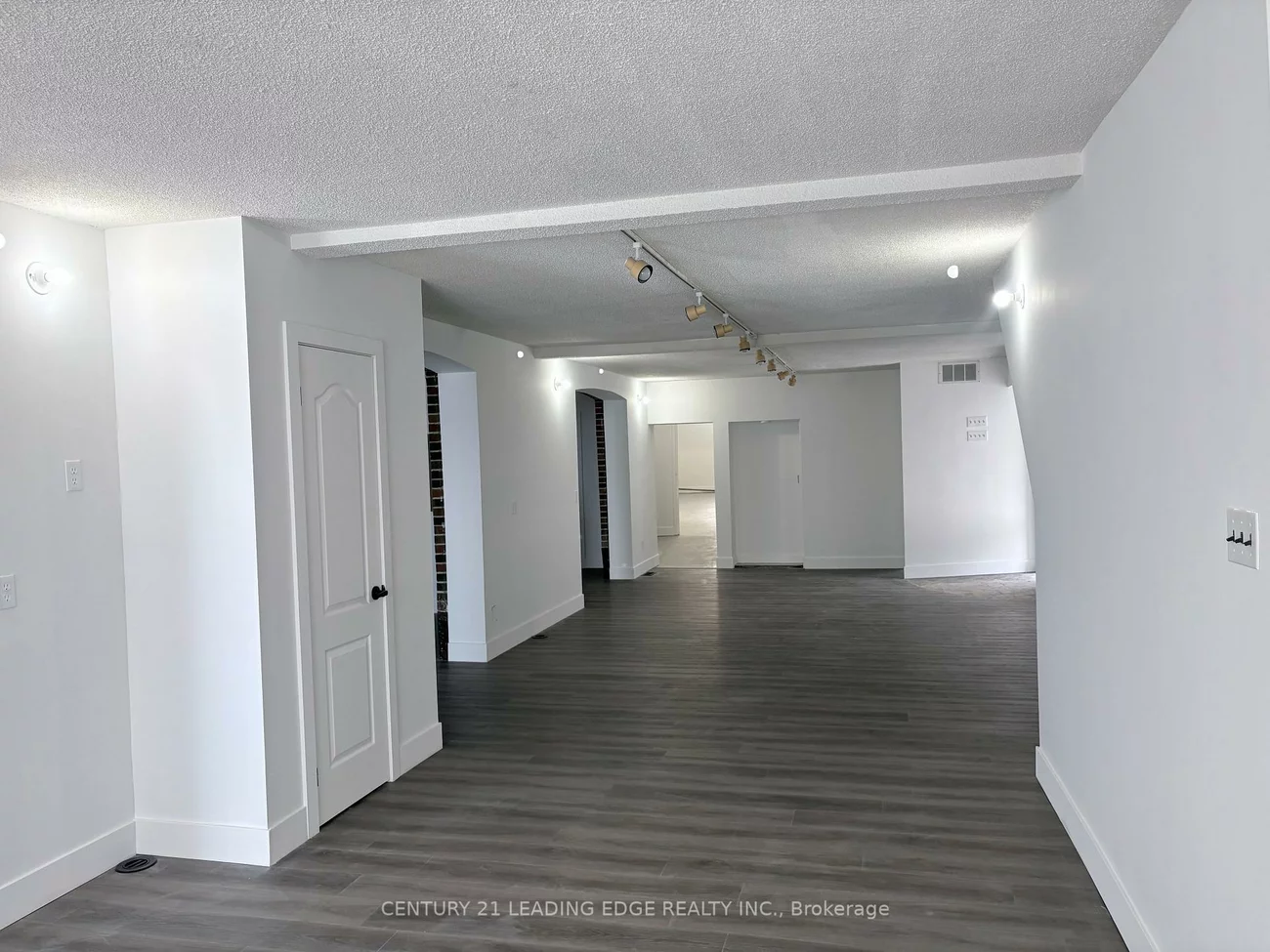 10, Ross, City Centre, Barrie