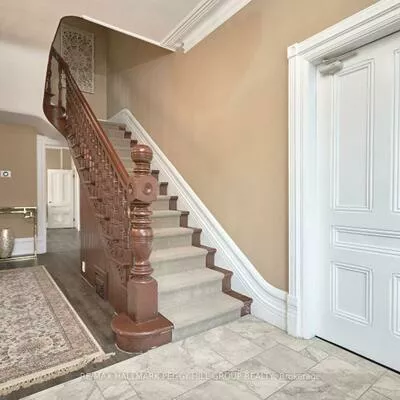 30, Mary, City Centre, Barrie