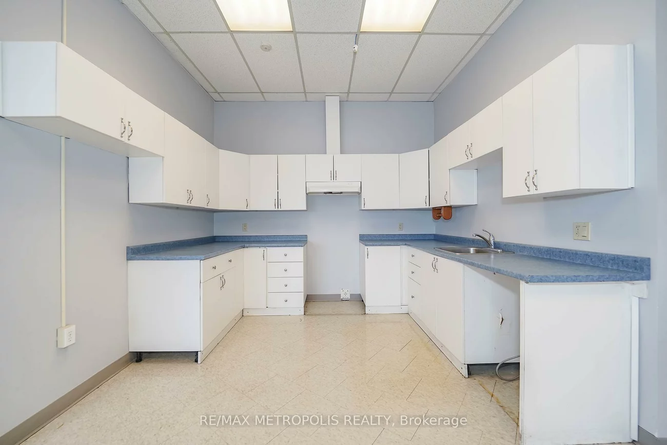 21, Essa, Allandale Centre, Barrie