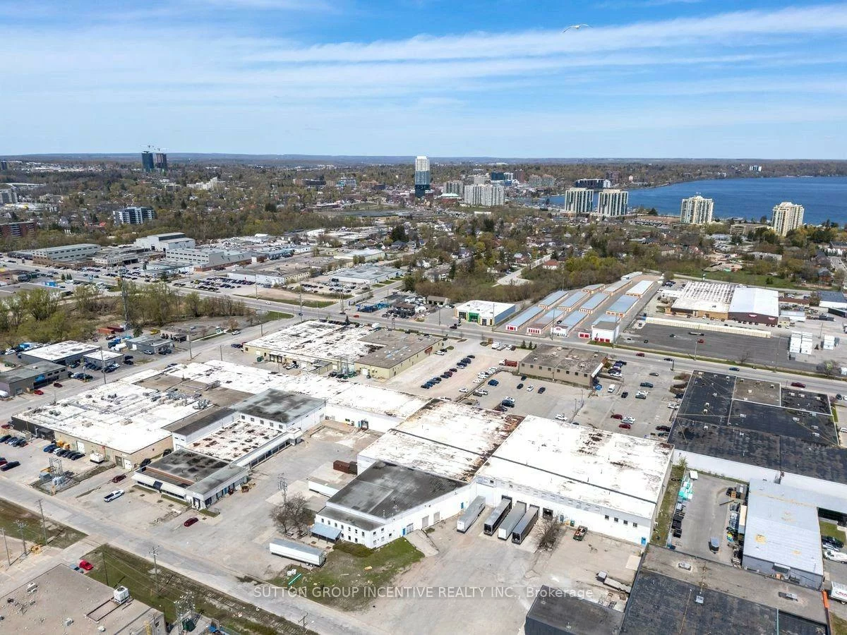 25, Lorena, 400 North, Barrie
