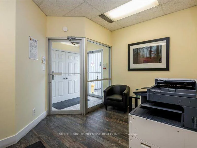 25, Lorena, 400 North, Barrie