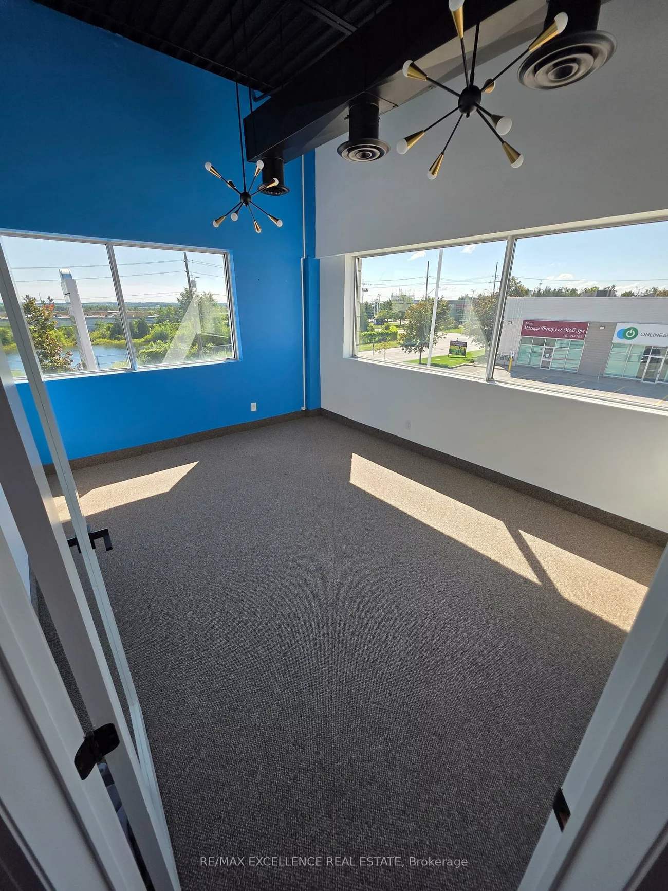 576, Bryne, 400 West, Barrie