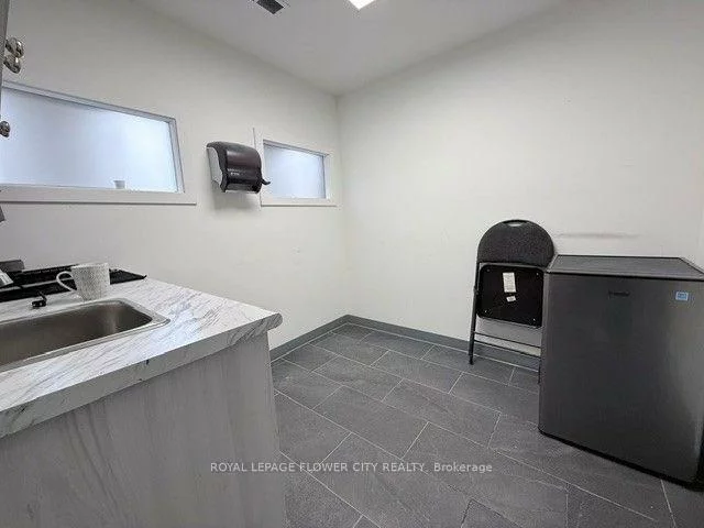 43, Collier, City Centre, Barrie