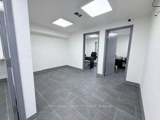 43, Collier, City Centre, Barrie