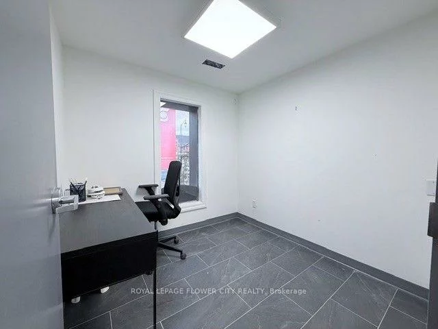 43, Collier, City Centre, Barrie
