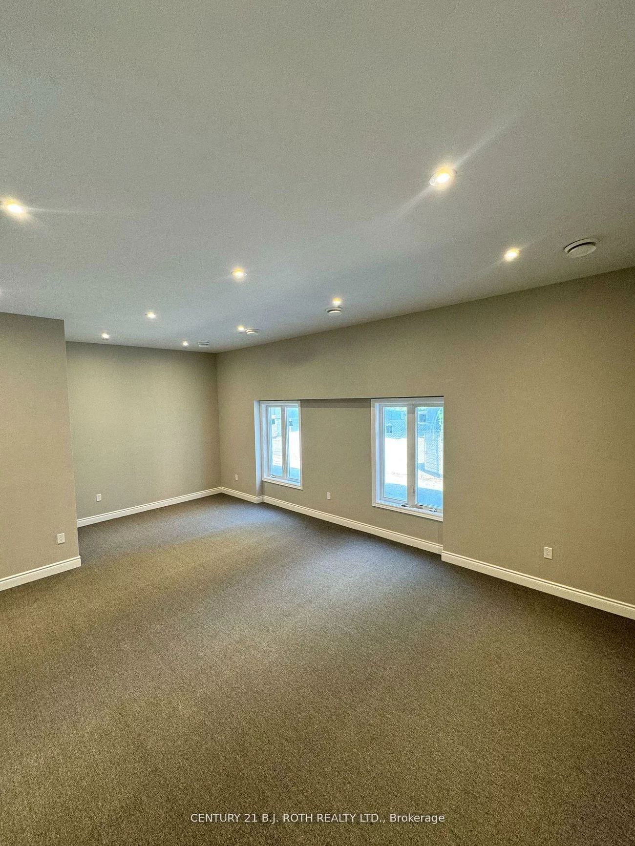 58, Mary, City Centre, Barrie