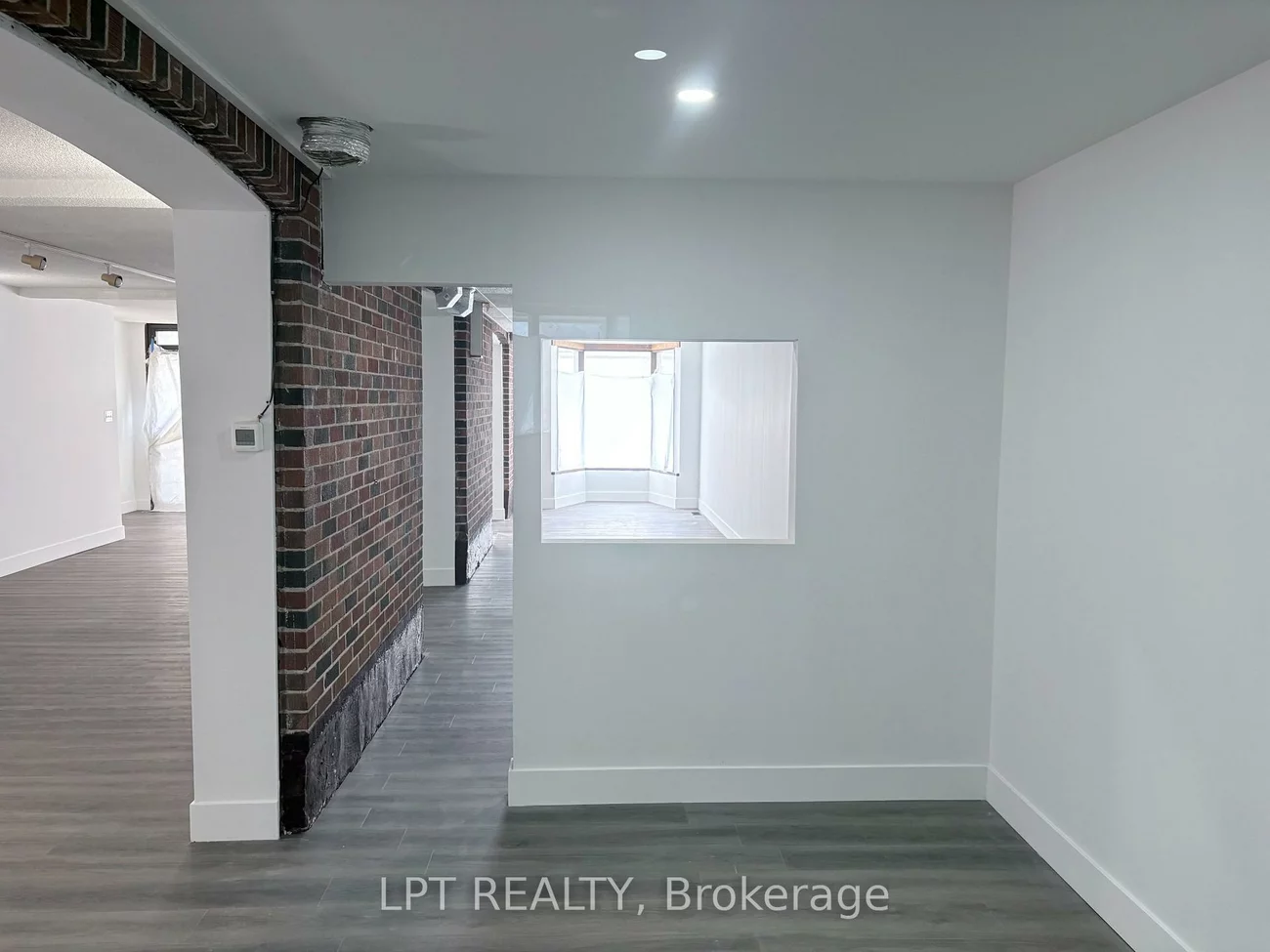 10, Ross, City Centre, Barrie