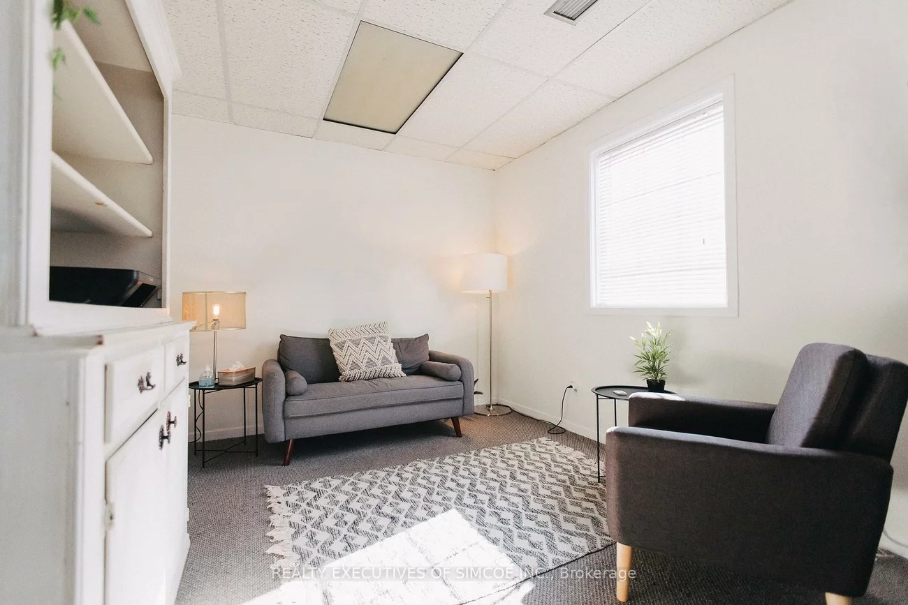 28, Owen, City Centre, Barrie