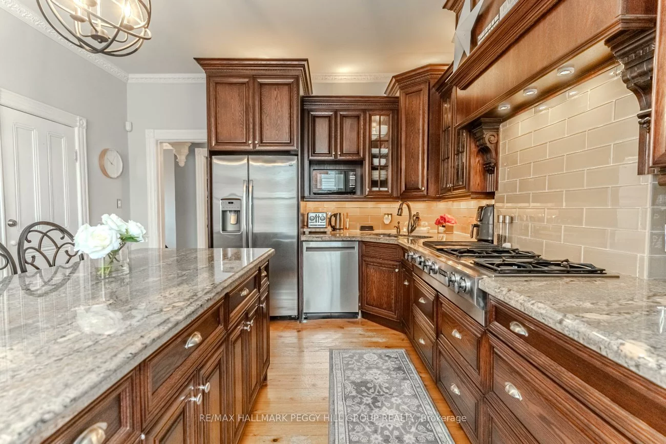 72, High, Queen's Park, Barrie