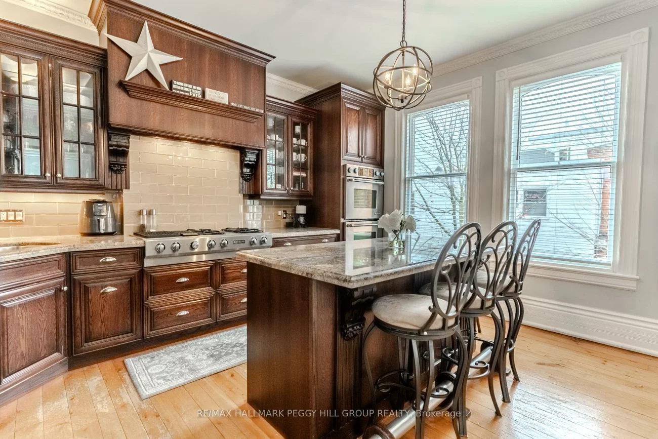 72, High, Queen's Park, Barrie