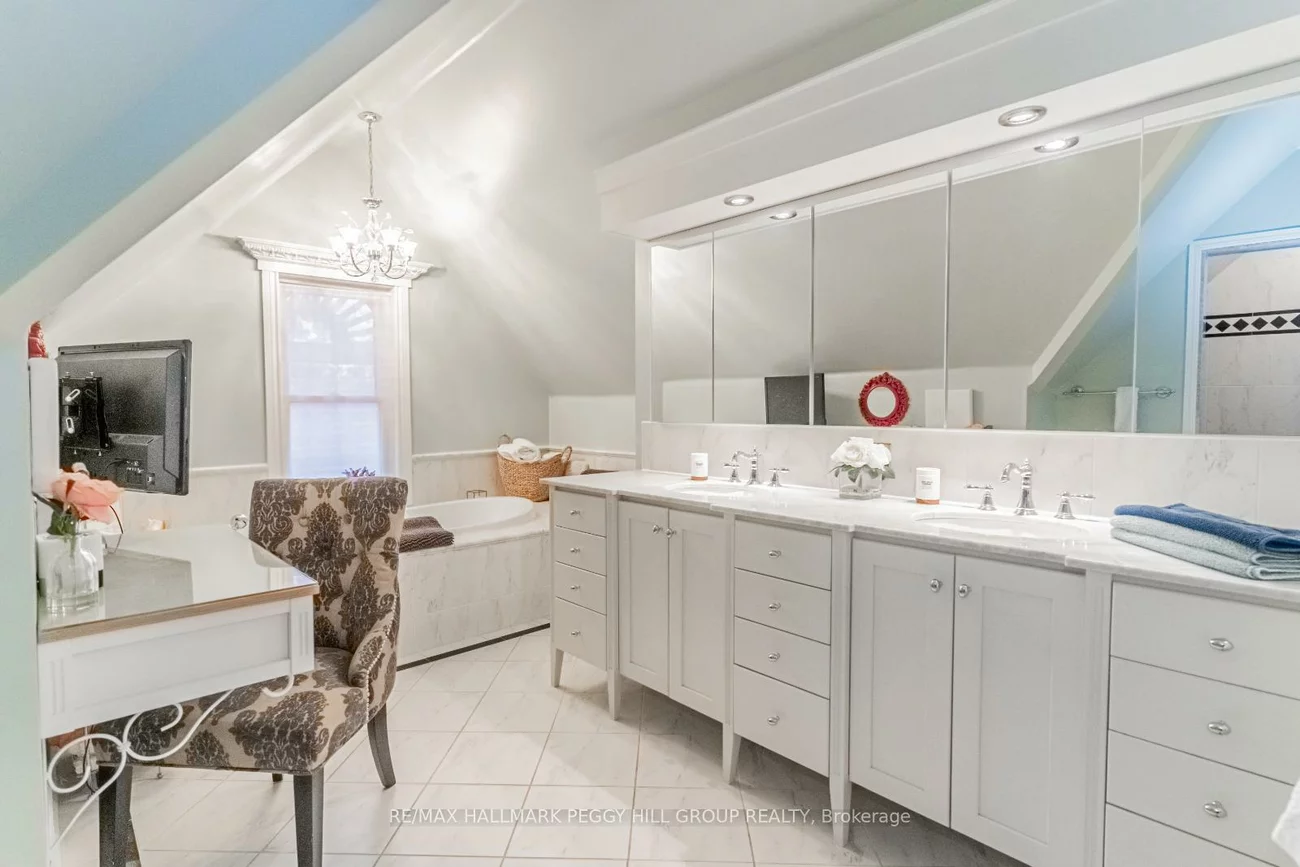 72, High, Queen's Park, Barrie