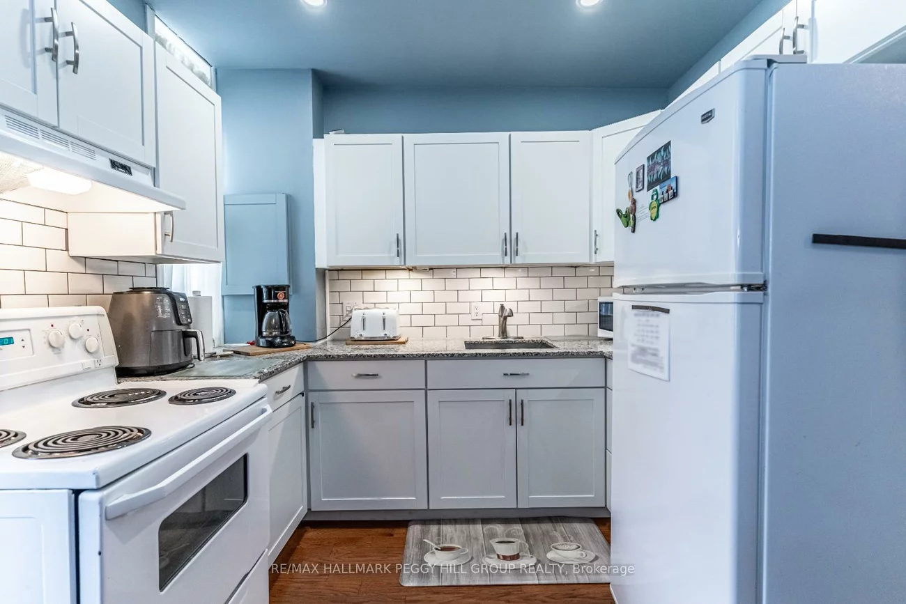72, High, Queen's Park, Barrie