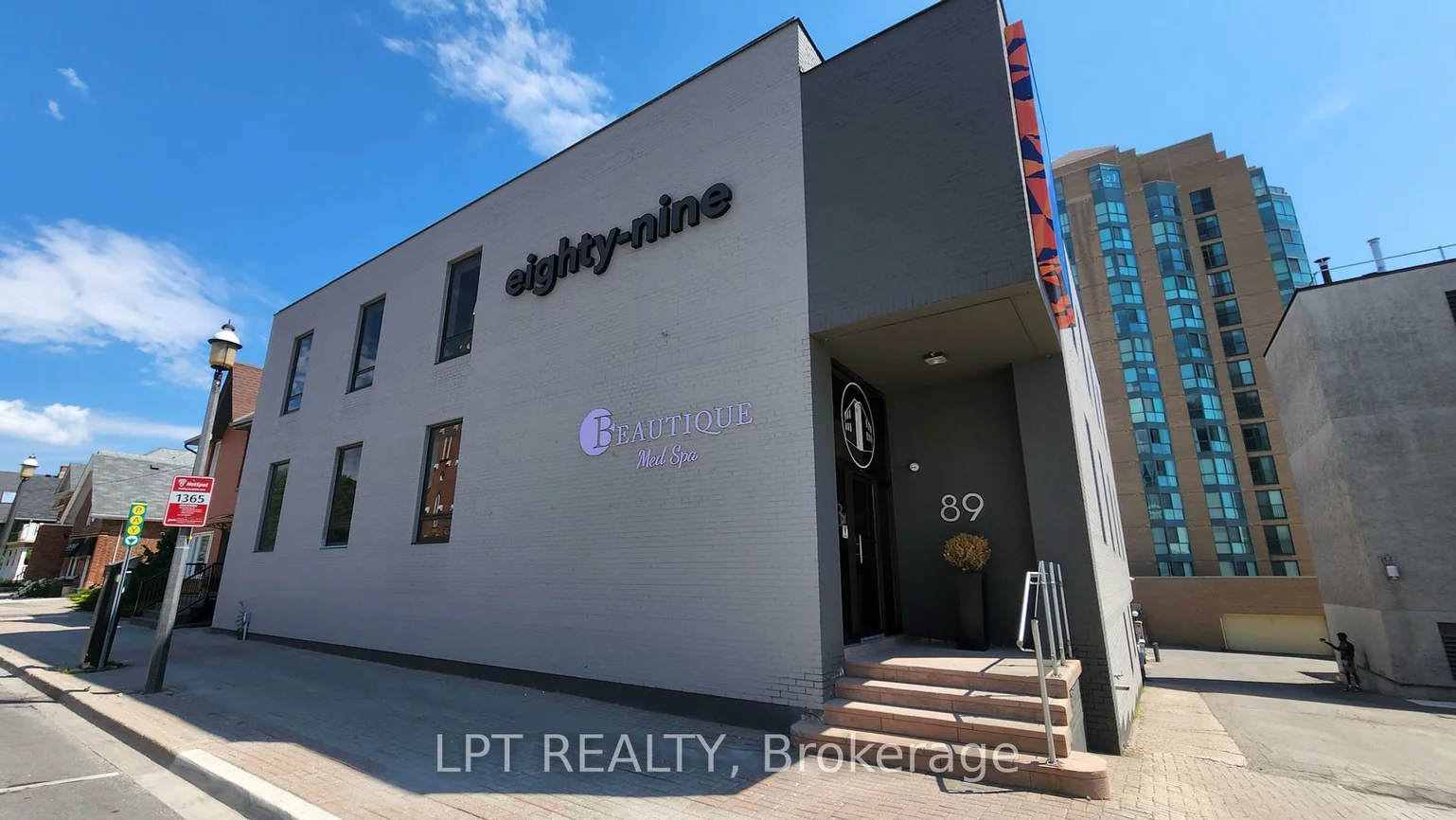 89, Collier, City Centre, Barrie