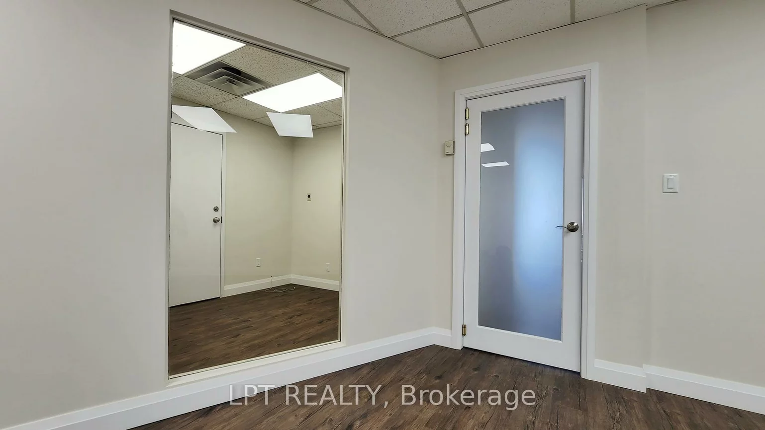 89, Collier, City Centre, Barrie