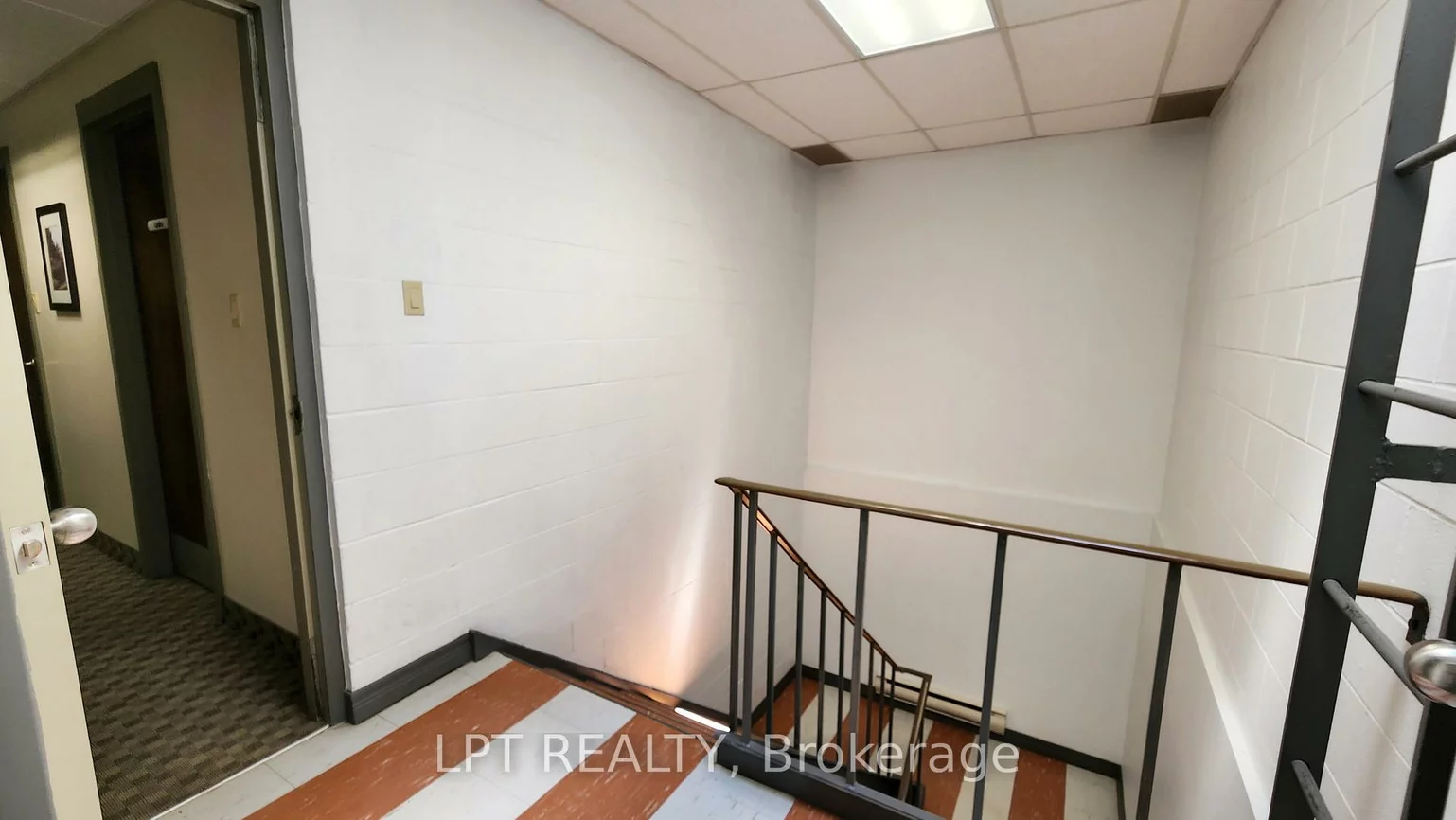 89, Collier, City Centre, Barrie